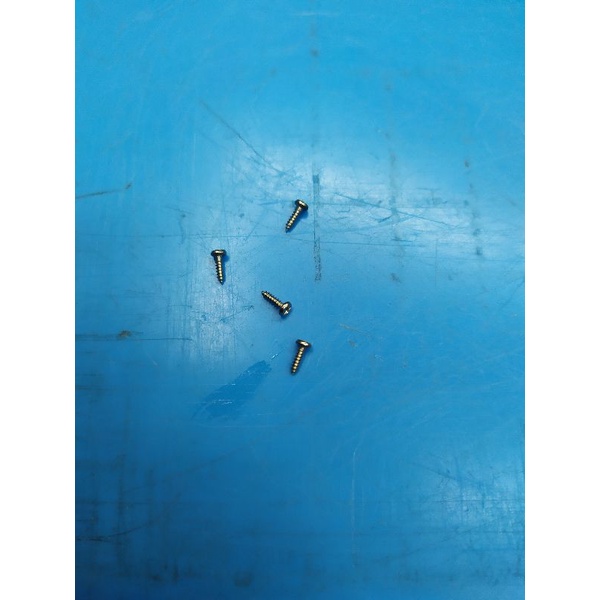 baut tutup belakang jam tangan