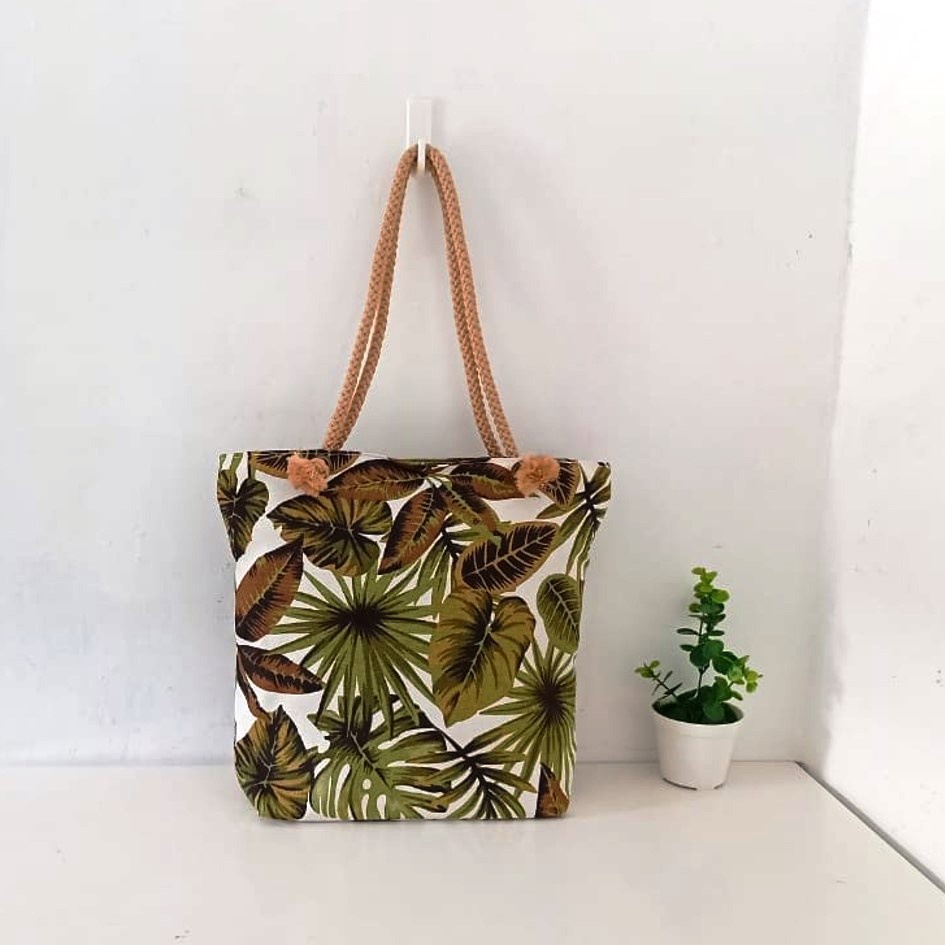 TOTEBAG KANVAS TALI SUMBU MOTIF ADENIA COKLAT. Riens Collections