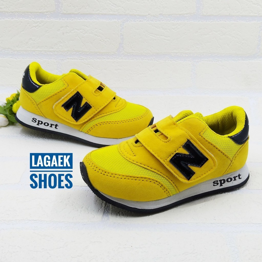 SEPATU SPORT KUNING VELCRO ANAK usia 2 3 4 5 6 7 TAHUN 