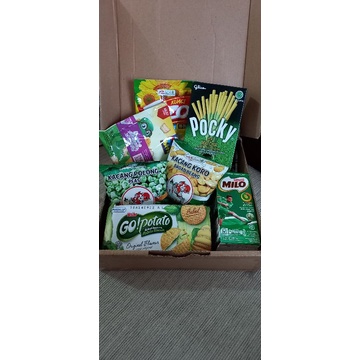 

Snack Box Gift/ Hampers/ snack box/ hadiah wisuda/ hadiah ulang tahun