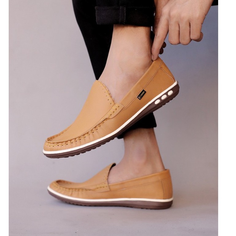 [BAYAR DI TEMPAT] Sepatu Casual Kasual Slip On Pria Kerja Santai Main Gaya Bahan Kulit Asli Ori