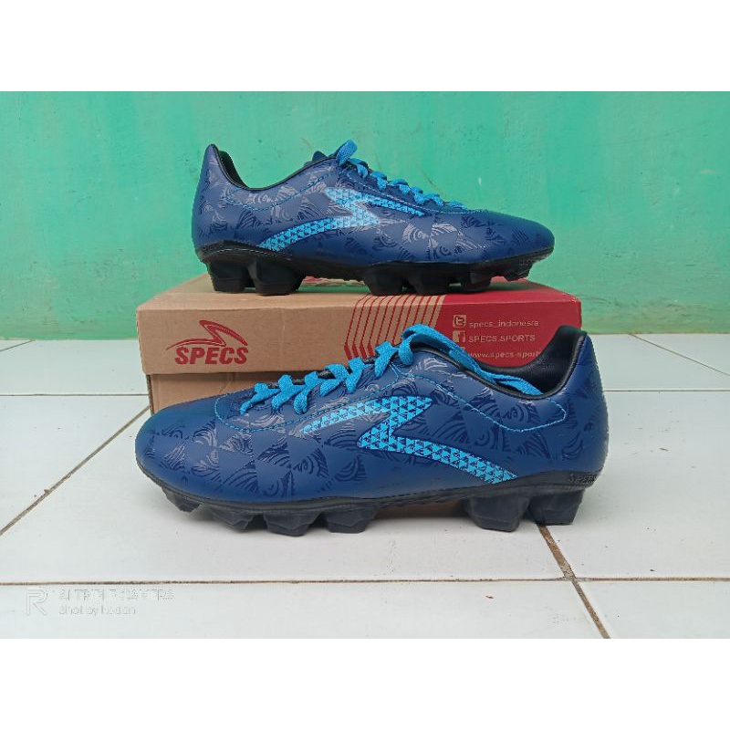 Sepatu Bola Specs Quark FG