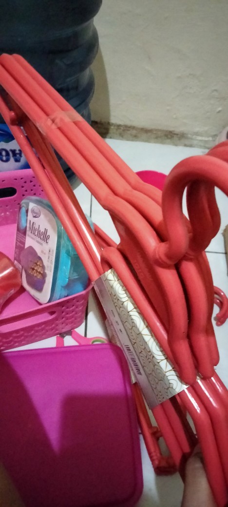 Okegroisir - Hawaii Gantungan Baju Deluxe Hanger Jemuran Plastik Hw1010 (s) Isi 3