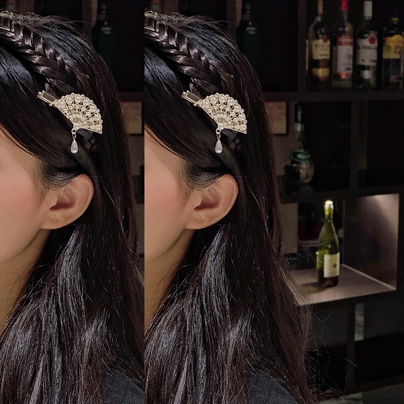 Jepit Rambut Bentuk Kipas Aksen Mutiara Dan Berlian