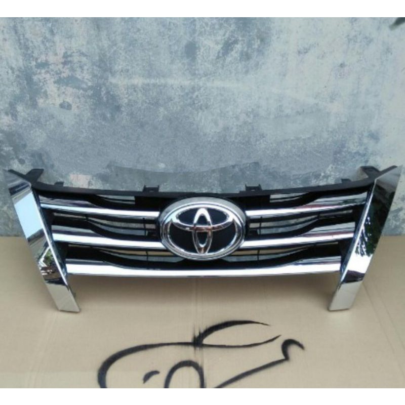 Grill Depan Fortuner VRZ Original