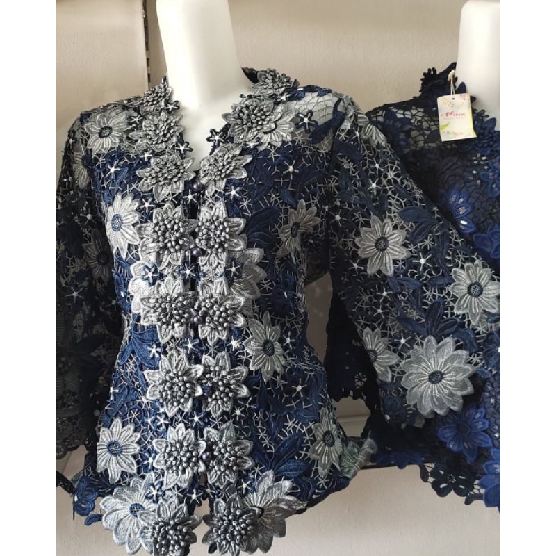 Blus brokat model kebaya