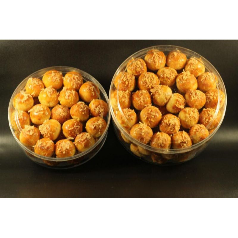 

kue nastar topping keju
