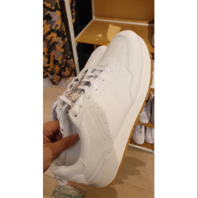 Sepatu pull&bear full white BEST SELLER