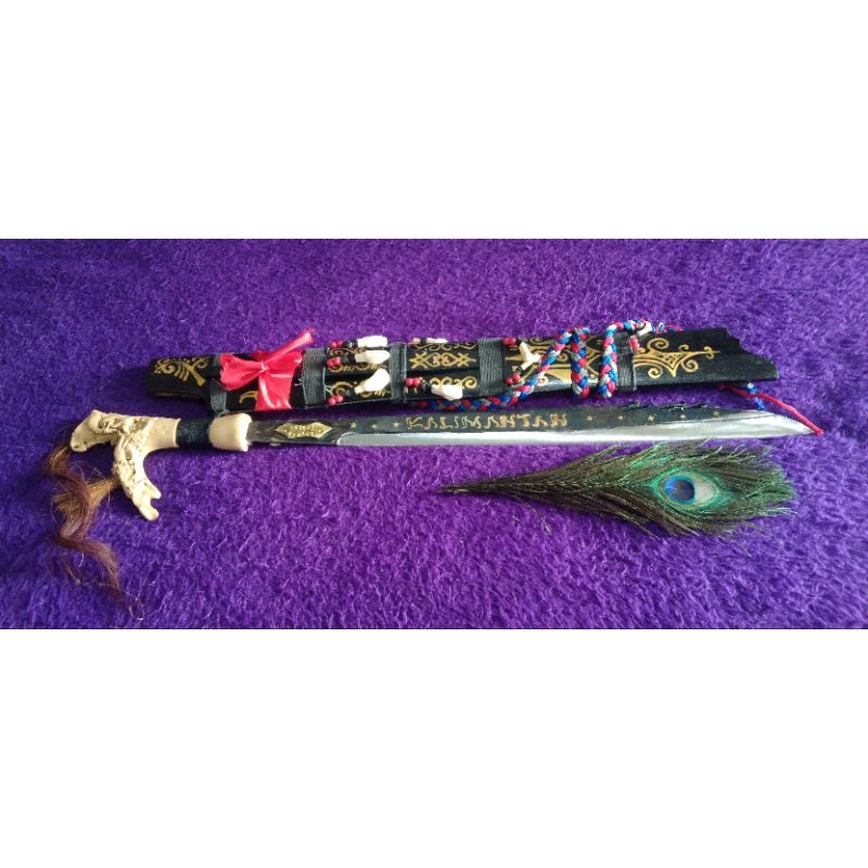 Mandau Motif Kalimantan Golok Parang Senjata Dayak Pusaka Khas Suku Dayak Motif Burung Ukuran 65cm