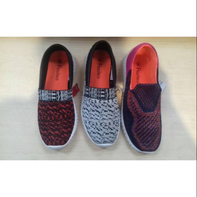 Fladeo sepatu wanita slip on terbaru ada 3 pilihan warna merah,putih,navy size 36-40