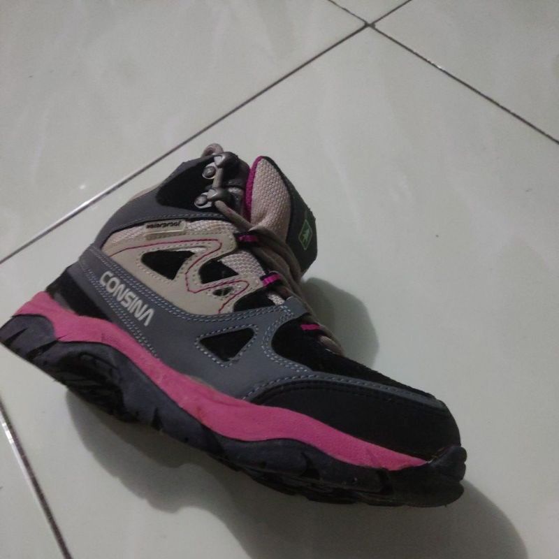Sepatu Consina Alpine