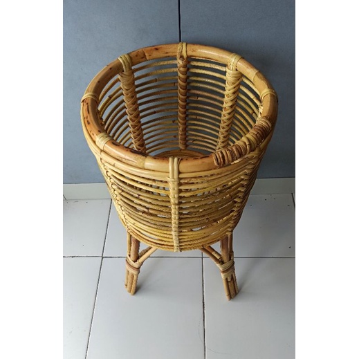 standing pot kaki planter rotan diameter 30cm termurah