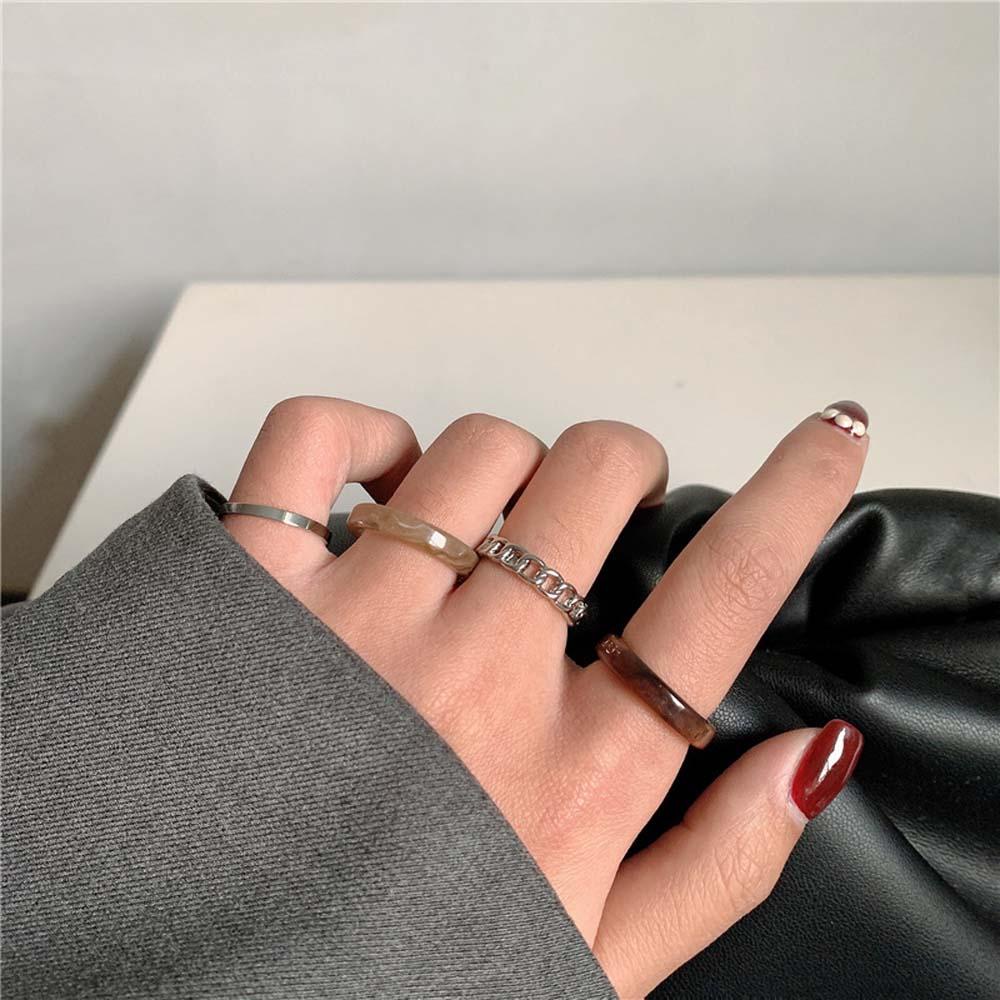 Mxbeauty 4 PCS / Set Cincin Rantai Jari Bahan Logam Akrilik Warna-Warni Gaya Punk Korea Untuk Wanita