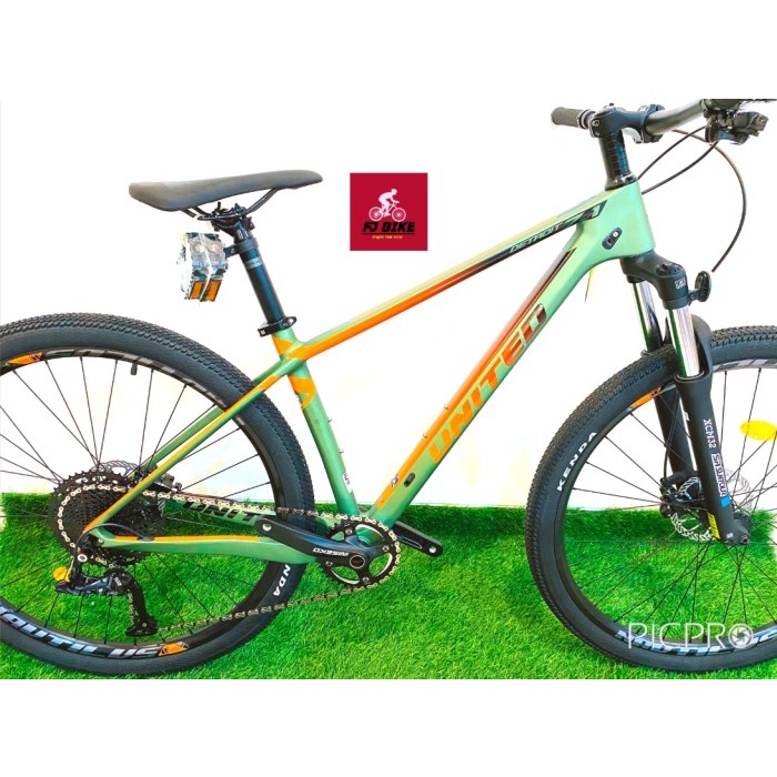 SEPEDA GUNUNG UNITED DETROIT 7.1 CARBON MTB 29 INCH