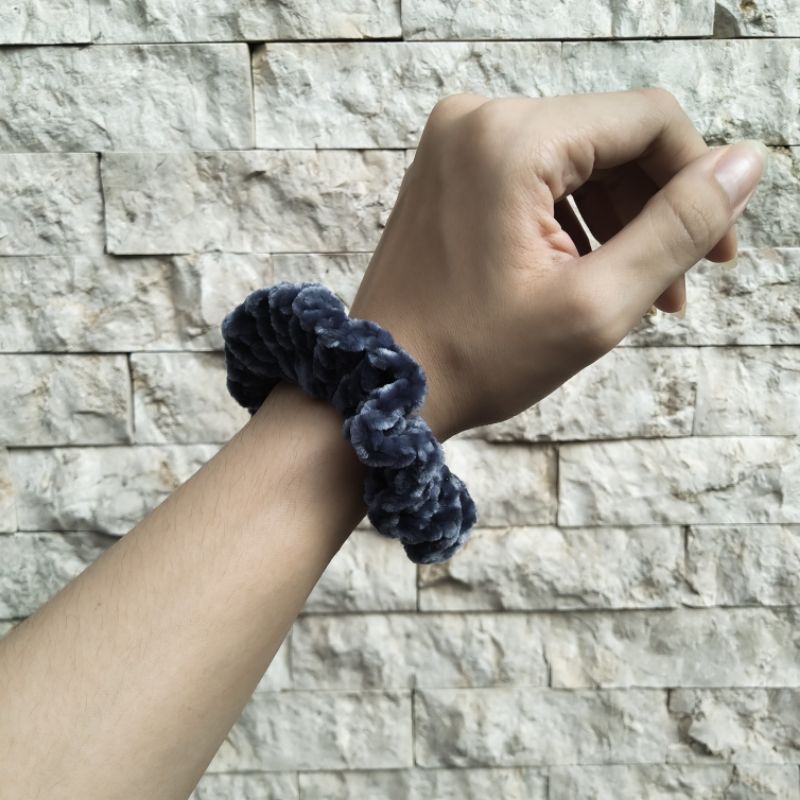 'HENING' - Scrunchies Rajut / Ikat Rambut Rajut