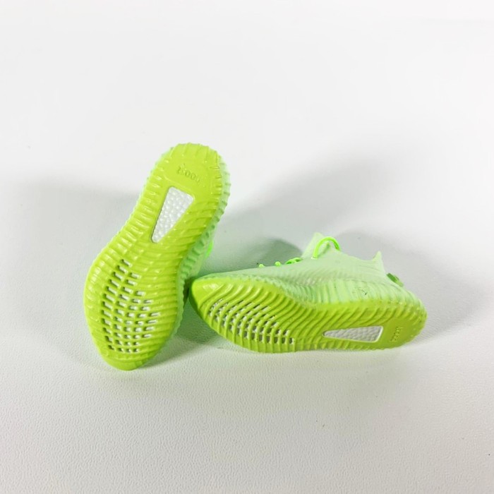 BOOST YEEZY 350 350V2 GLOW 3D SNEAKERS KEYCHAIN MINIATUR