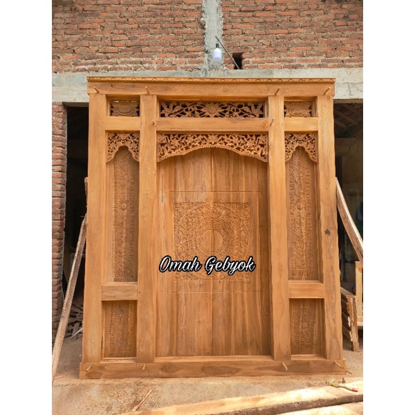 Gebyok Pintu model klasik jati ukiran premium