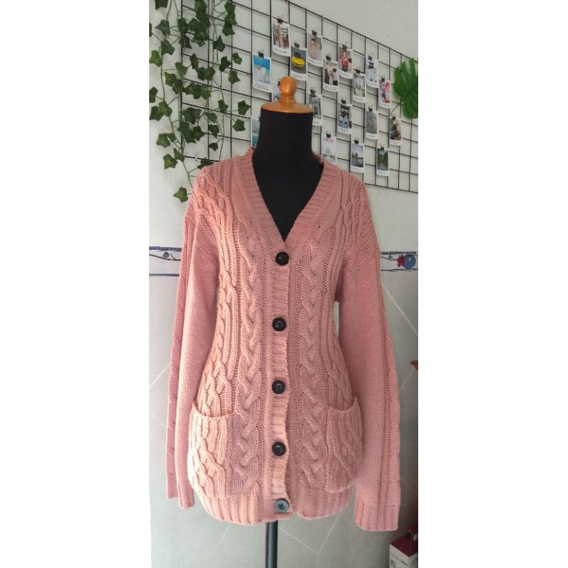 Preloved Long Cardi Rajut Kepang Stradivarius