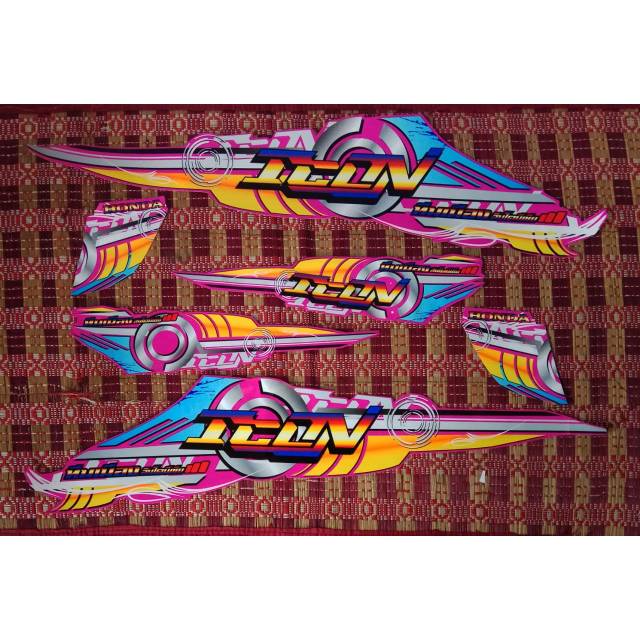 Striping beat karbu ICON Transparan UV font twotone