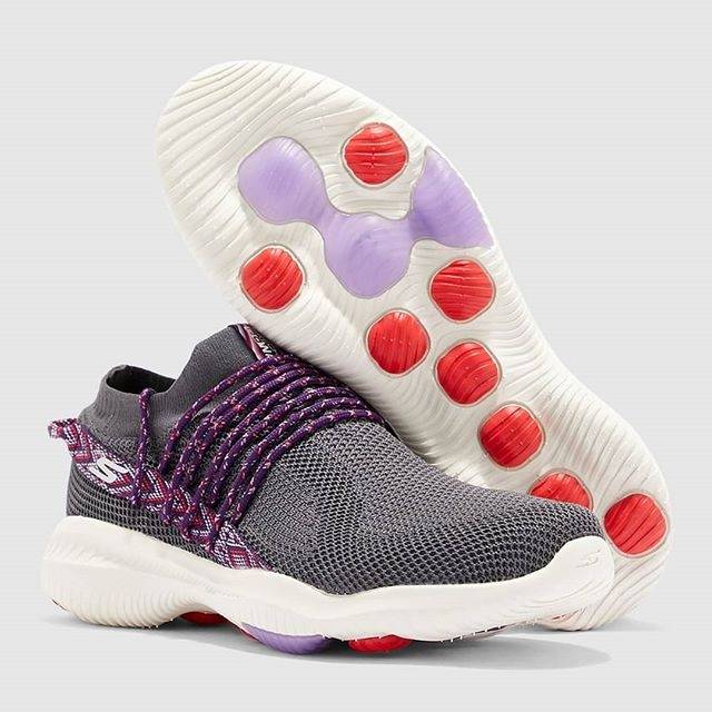 SKECHERS GO WALK REVOLUTION ULTRA