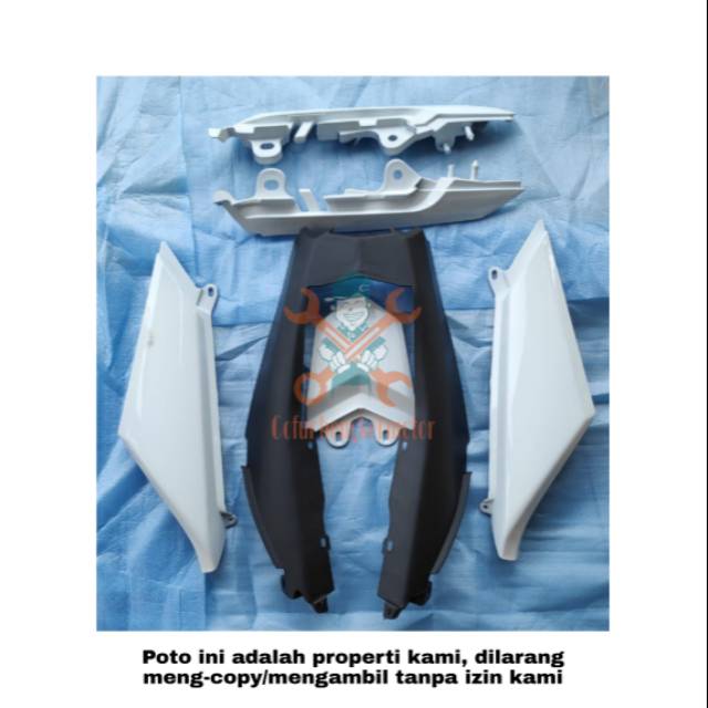 Cover Body Belakang Yamaha Vixion New Putih Body Vixion New putih