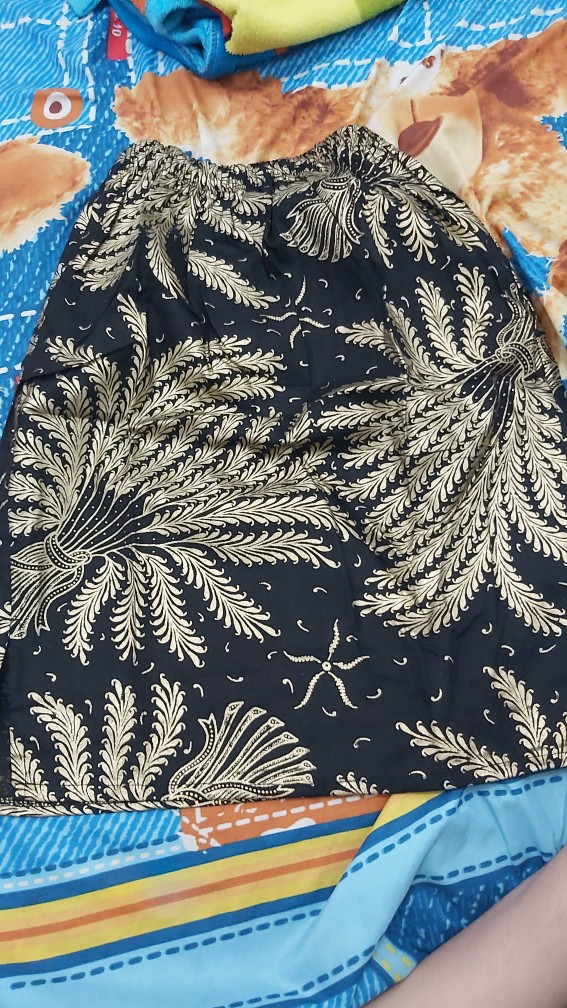 Rok Span Pendek Katun Prada Seikat Padi Hitam