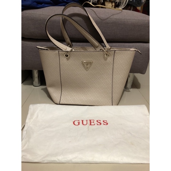 Preloved Guess Original Branded Tas Bag Wanita Cewek Tote Kerja Motif Cover Casual Kulit COD Polos