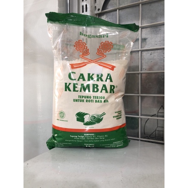 Tepung Terigu Cakra kembar 1kg