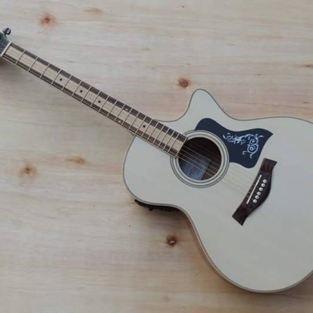 GITAR AKUSTIK ELEKTRIK TAYLOR