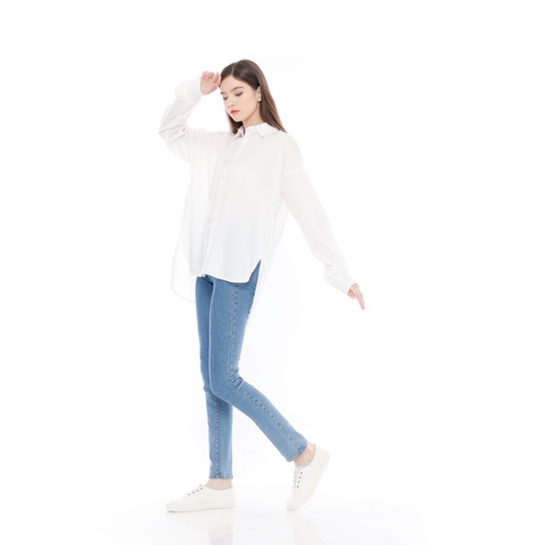 Kemeja Oversized Putih