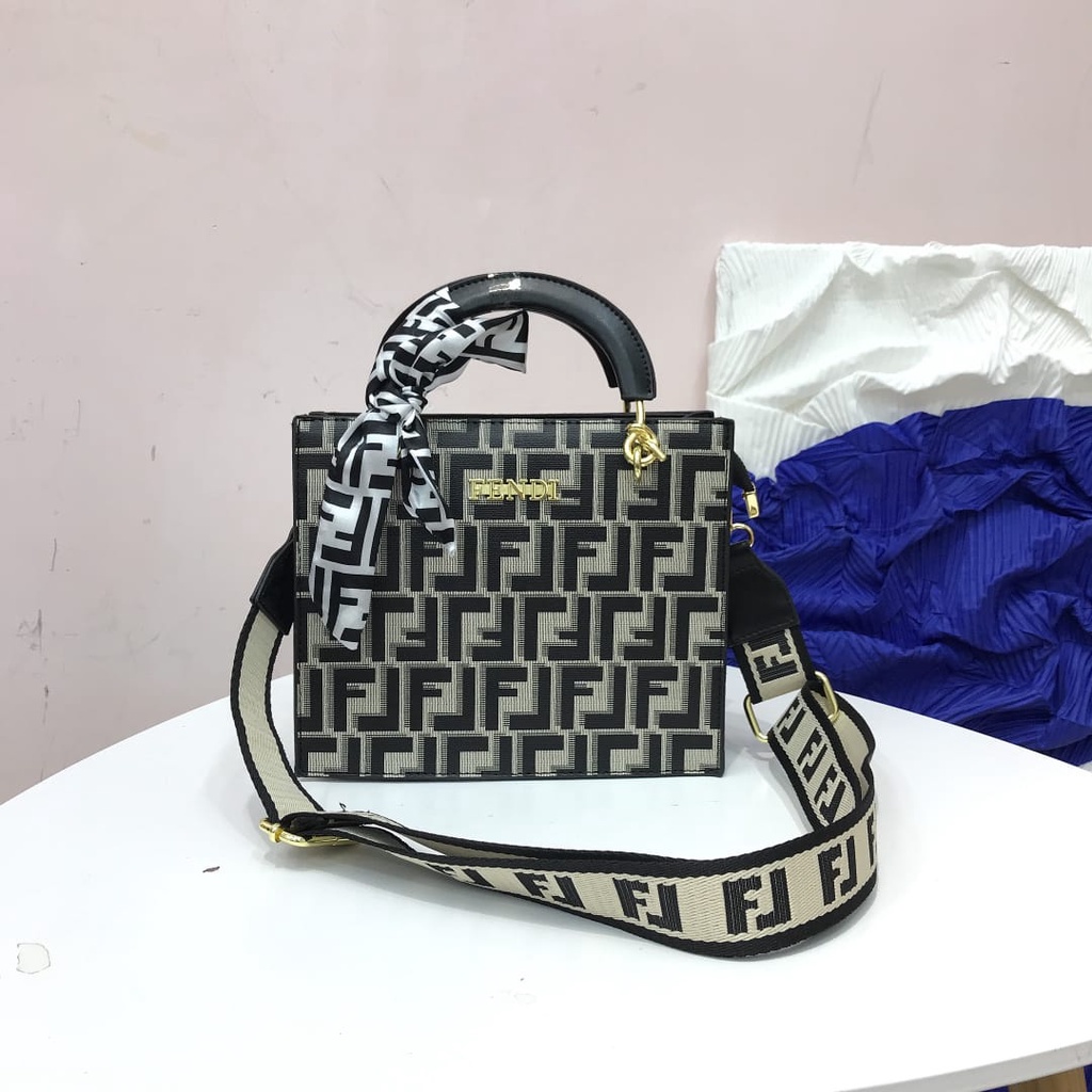 175103 Handbag Cewek Tas Wanita Import (1 KG MUAT 2)