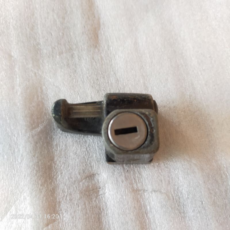 Gantungan-Cantolan Helm- Helmet Holder GL-Max-Pro Megapro Original