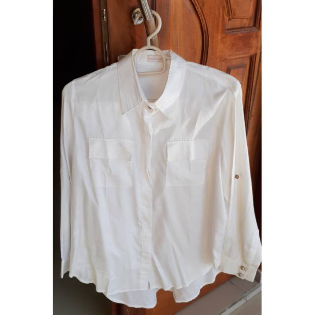 Preloved top riamiranda warna white size L