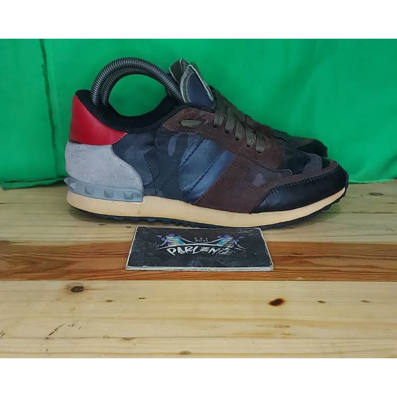 Sneakers Valentino Garavani Pria