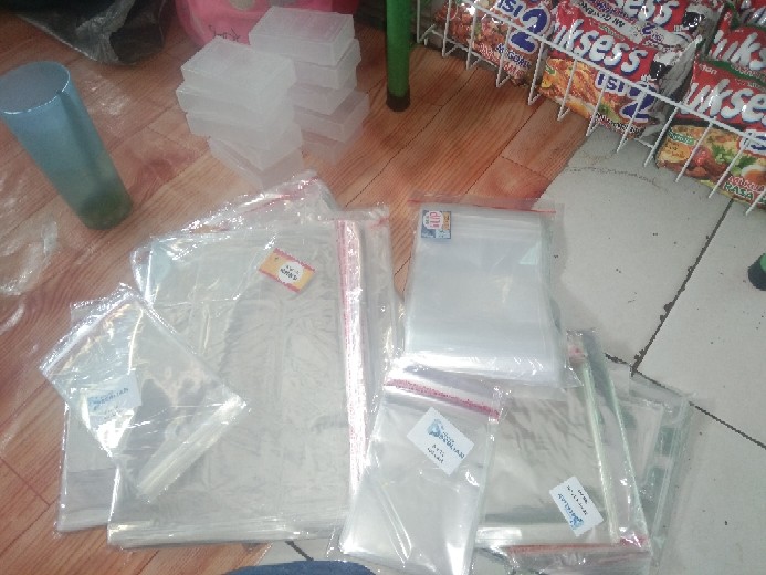 16x21,5 Cm Plastik Opp (seal/lem) Tebal 20 Mic Asli / Plastik Undangan / Jilbab