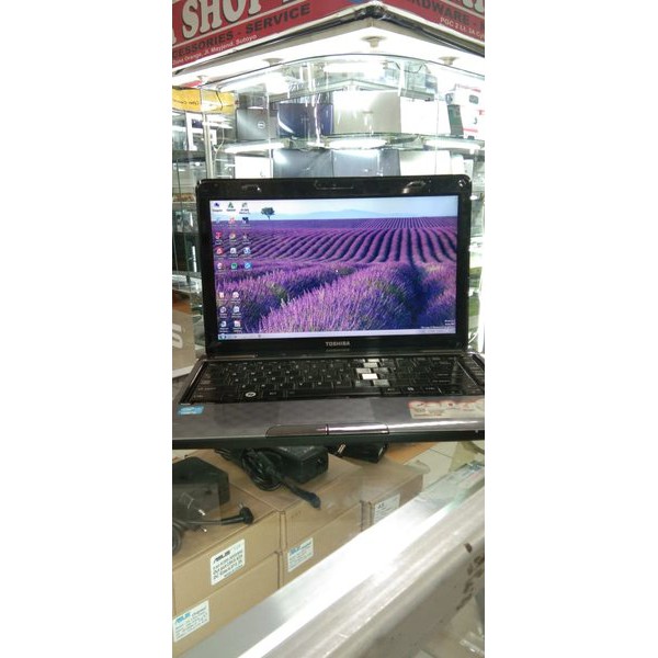 Laptop toshiba L735 core i3 masih mulus