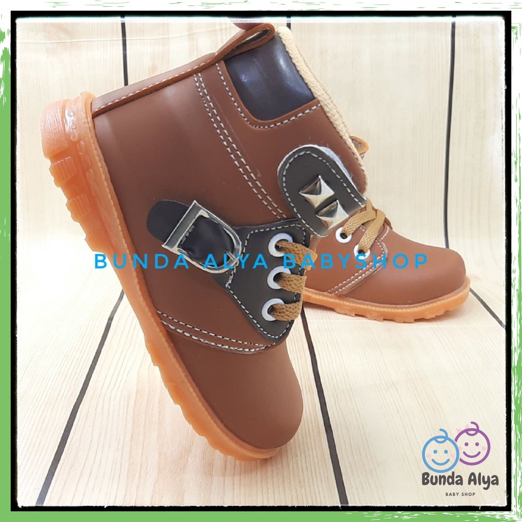 Sepatu Anak Laki Laki Boots Usia 3 4 5 Tahun TAN COKLAT - Sepatu Boots Cowok Model Tali Anti Licin - Sepatu Anak Kekinian