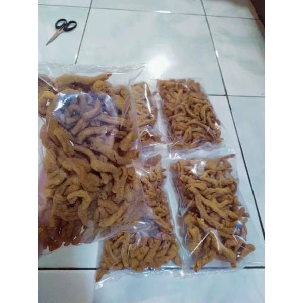 

keripik usus| makanan ringan| cemilan murah