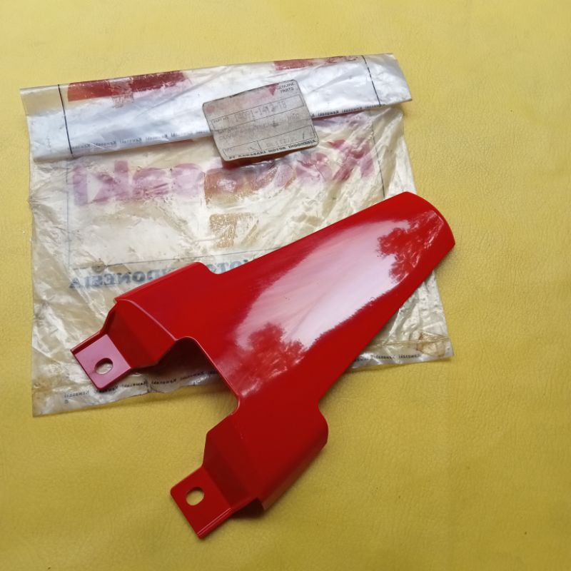 cover tail sambungan body belakang Kawasaki Blitz blitz-r merah original