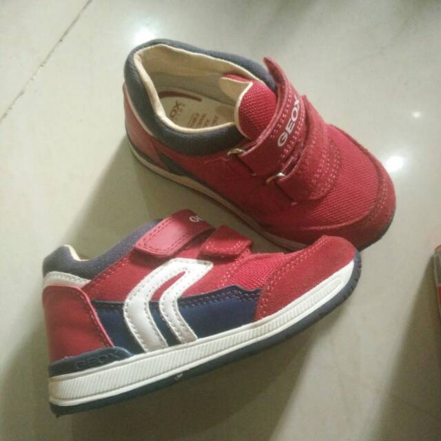 Sepatu Geox anak
