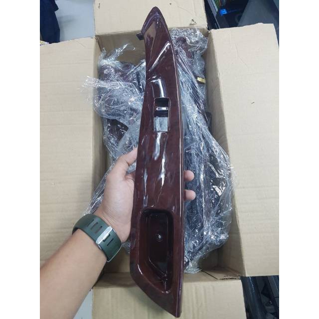 PANEL WOOD KAYU INNOVA OLD LAMA NEW INNOVA 2004 ‐ 2011 MODEL GANTI- AKSESORIS INTERIOR MOBIL -