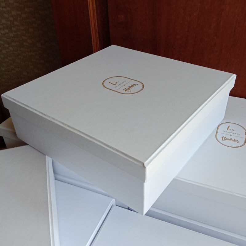 

kotak kado hardbox 22x22x8