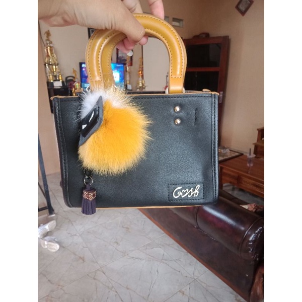 Preloved gosh monster/pl tas gosh/gosh second/pl tas gosh monster