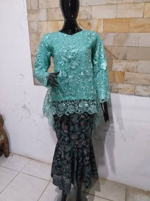 Set Kebaya tulle bordir gliter pinquin