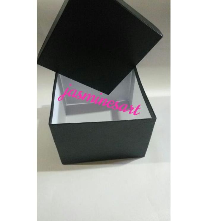 

Lebih Bagus Flower Box Bloom Persegi 20x20T15, 25x15T10/Kotak Kado/Bloom Box / Gift Box Kotak Kado/ Box Bunga