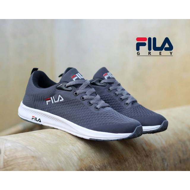 Sepatu sport pria - Fila