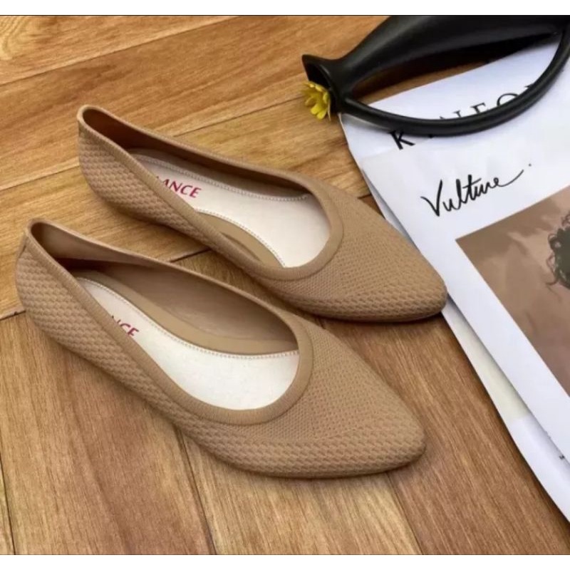 sepatu karet wanita terlaris sepajang masa anti air kaut .nyaman di kaki