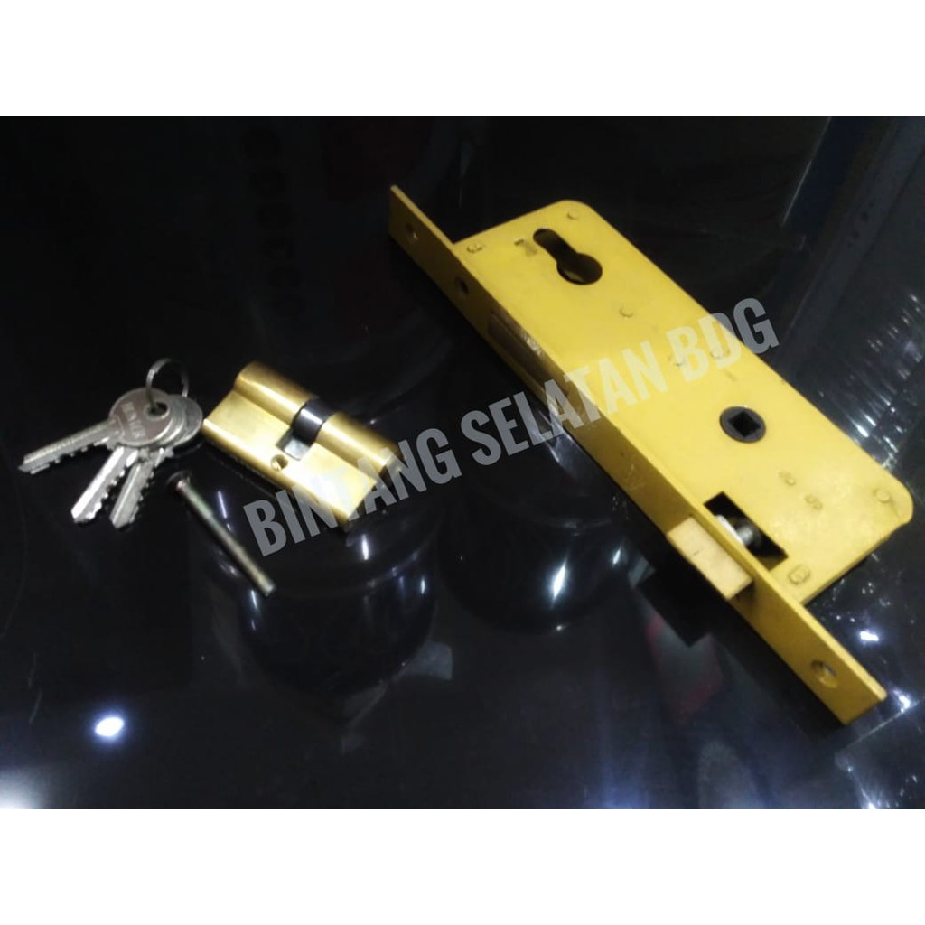 Body Kunci Pintu LOCKASE SWING GOLD WITH CLYNDER AND LOCK