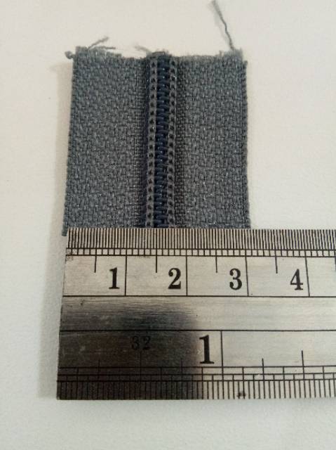 Daun Resleting YKK meteran no.5 (50 cm )