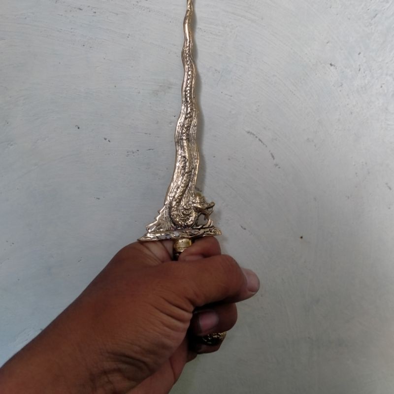 Keris nogo Rojo kuningan